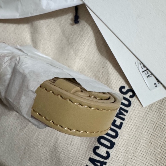 Jacquemus Beige Le Papier 'Le Chiquito Moyen' Bag - Picture 8 of 16